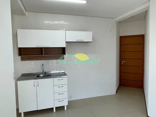 Apartamento 2 quartos e 2 banheiros, para alugar, no bairro Rio Tavares em Florianópolis