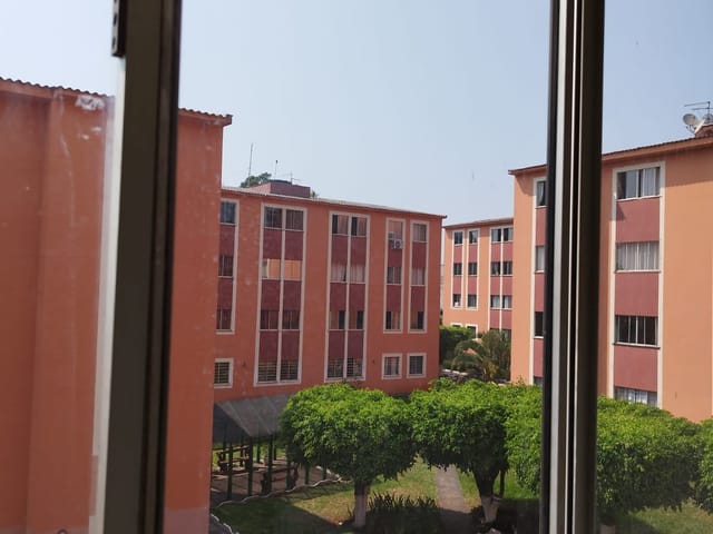 Apartamento com 77m² 2 quartos e 1 banheiro, à venda, no bairro Jardim Santa Cruz em Londrina