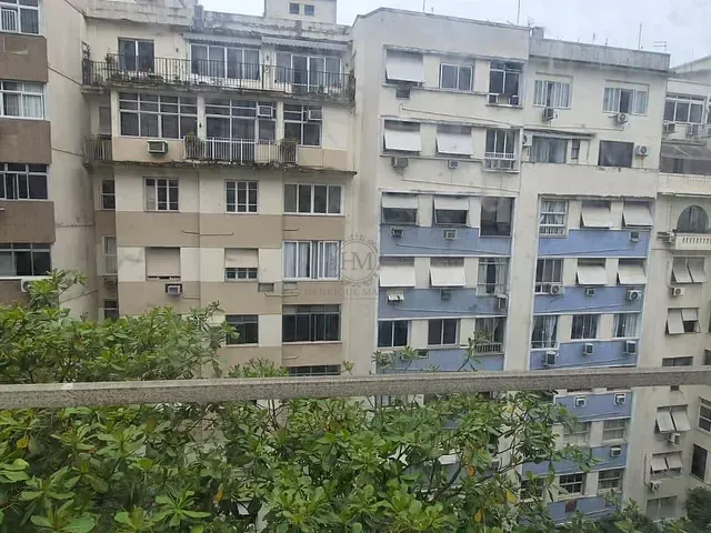 Apartamento com 60m² 1 quarto e 2 banheiros, à venda, no bairro Copacabana em Rio de Janeiro
