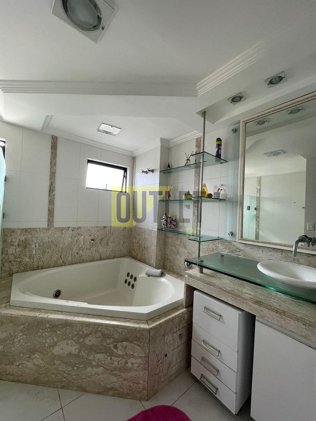 Apartamento, 3 quartos, 235 m² - Foto 2