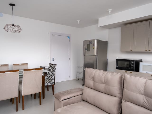 Apartamento com 74m² 3 quartos e 2 banheiros, à venda ou para alugar, no bairro Areal em Pelotas