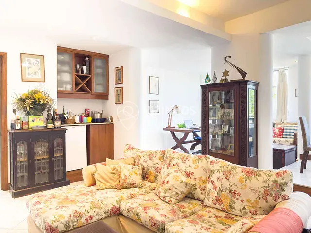 Apartamento 3 quartos e 2 banheiros, à venda, no bairro Leme em Rio de Janeiro
