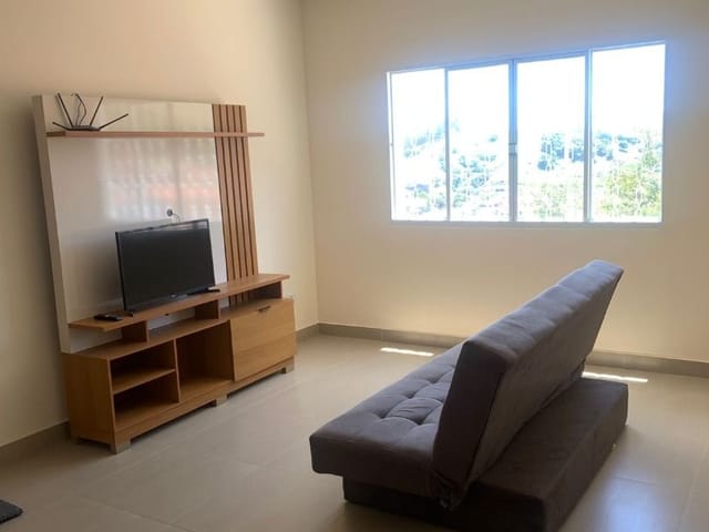 Apartamento com 100m² 2 quartos e 1 banheiro, para alugar, no bairro Centro em Extrema