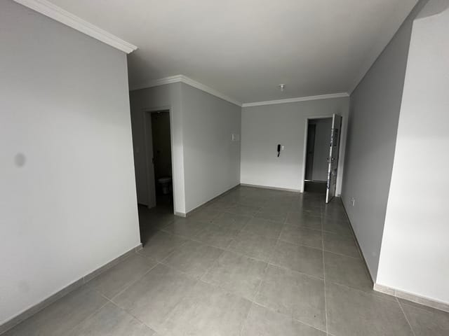 Foto do Apartamento - 🌊 Apartamento Novo para Locação no Ribeirão da Ilha com 2 Quartos, Suíte, Churrasqueira na Varanda e Garagem Coberta no Riberô Residence 🌿 | Costão Sul Imóveis