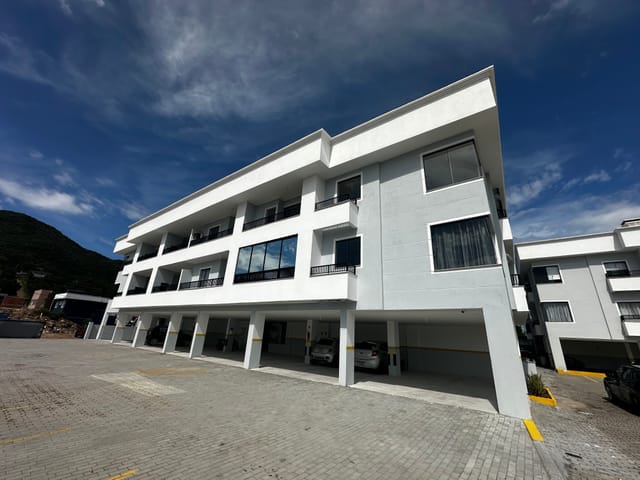 Foto do Apartamento - 🌊 Apartamento Novo para Locação no Ribeirão da Ilha com 2 Quartos, Suíte, Churrasqueira na Varanda e Garagem Coberta no Riberô Residence 🌿 | Costão Sul Imóveis