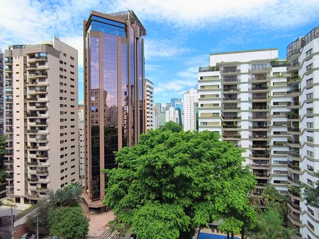 Apartamento com 111m² 2 quartos e 2 banheiros, à venda ou para alugar, no bairro Itaim Bibi em São Paulo