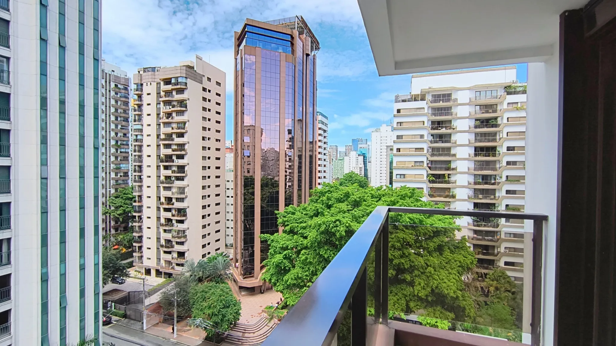 Apartamento à venda com 2 quartos, 1 suíte, 2 vagas e 70m² no Itaim Bibi, São Paulo (SP) — foto 4 de 30