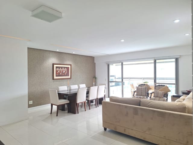 Apartamento com 206m² 4 quartos e 5 banheiros, para alugar, no bairro Barra da Tijuca em Rio de Janeiro