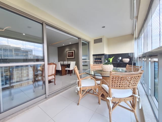 Apartamento com 206m² 4 quartos e 5 banheiros, para alugar, no bairro Barra da Tijuca em Rio de Janeiro