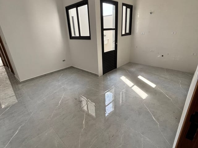 Apartamento 2 quartos e 2 banheiros, à venda, no bairro Parque Novo Oratório em Santo André