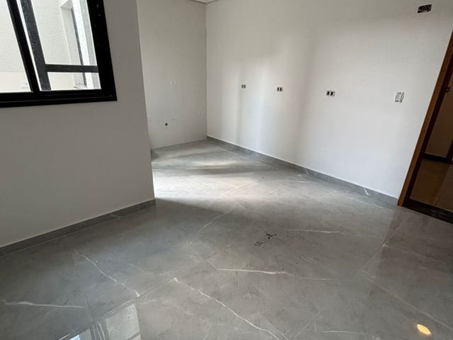 Apartamento 2 quartos e 2 banheiros, à venda, no bairro Parque Novo Oratório em Santo André