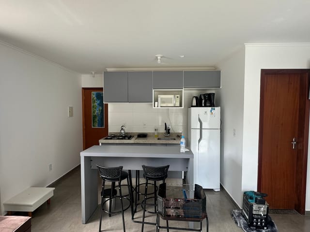 Foto do Apartamento - ALUGUEL - Studio Cobertura com varanda e vaga de garagem | Costão Sul Imóveis