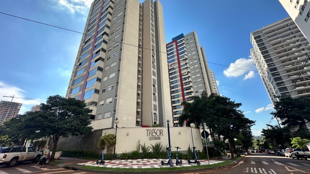 Apartamento com 178m² 3 quartos e 2 banheiros, à venda, no bairro Gleba Fazenda Palhano em Londrina