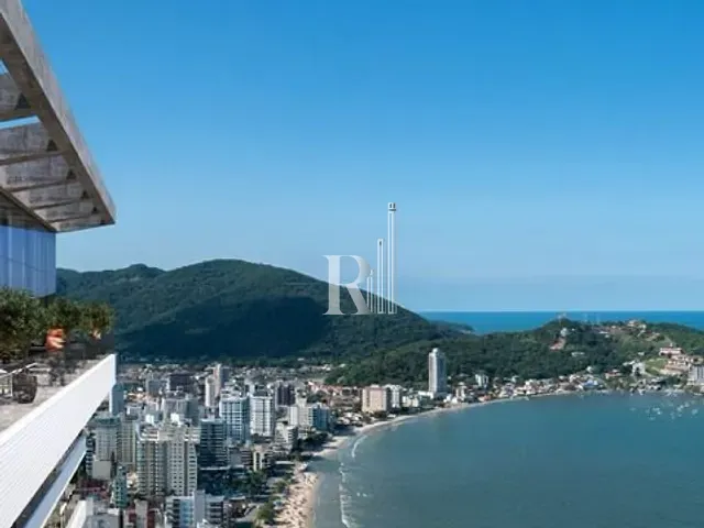 Apartamento 4 quartos e 5 banheiros, à venda, no bairro Centro em Itapema