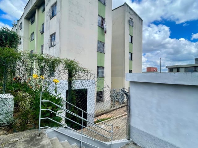 Apartamento 2 quartos e 1 banheiro, à venda, no bairro Jaqueline em Belo Horizonte