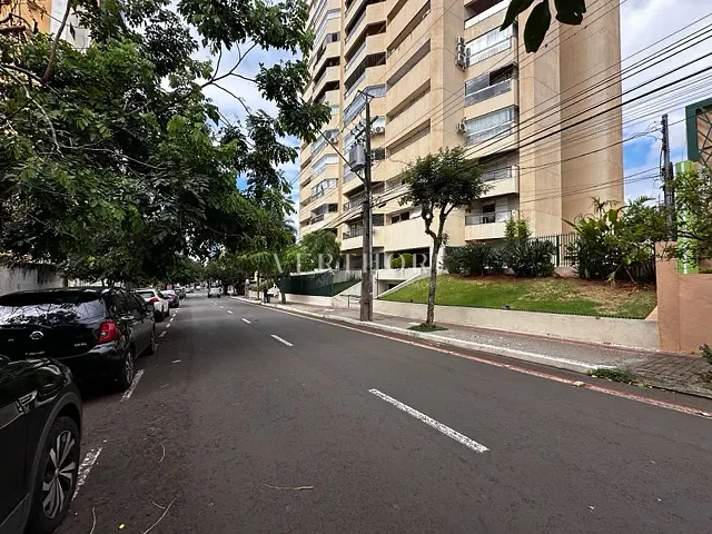 Apartamento com 175m² 3 quartos e 3 banheiros, à venda, no bairro Centro em Londrina