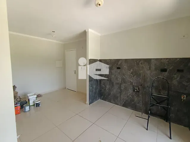 Apartamento 2 quartos e 1 banheiro, para alugar, no bairro Centro em Rolândia