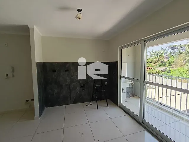 Apartamento 2 quartos e 1 banheiro, para alugar, no bairro Centro em Rolândia