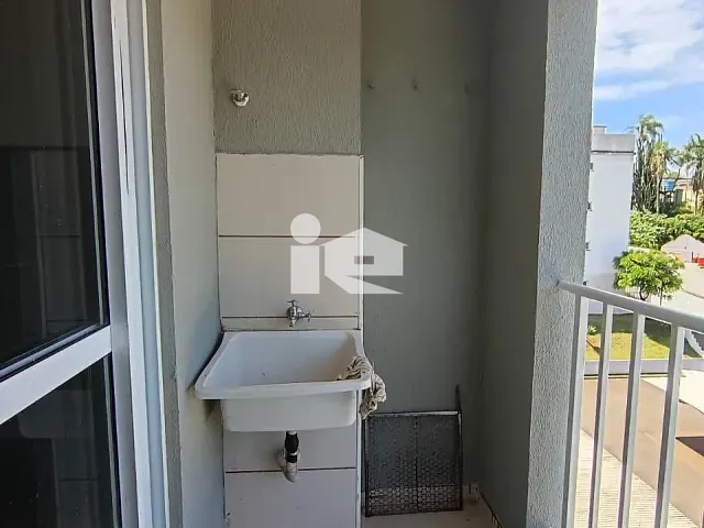 Apartamento 2 quartos e 1 banheiro, para alugar, no bairro Centro em Rolândia