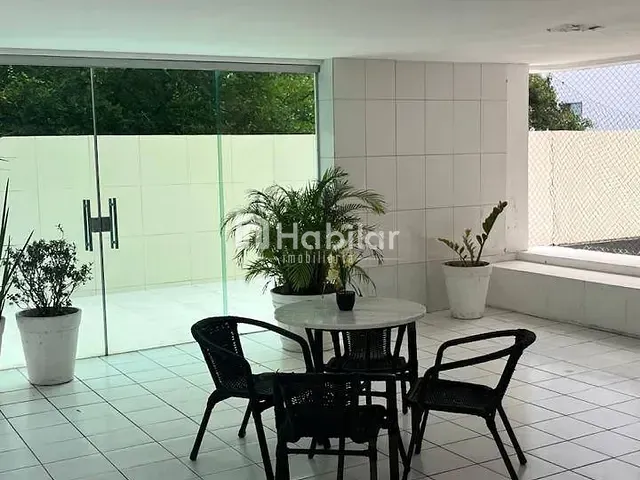 Apartamento 2 quartos e 2 banheiros, à venda, no bairro Armação em Salvador