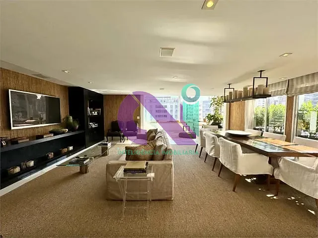 Apartamento 2 quartos e 4 banheiros, à venda, no bairro Vila Nova Conceição em São Paulo