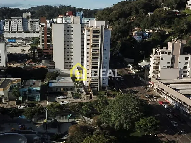 Apartamento 5 quartos e 4 banheiros, à venda, no bairro Centro em Concórdia