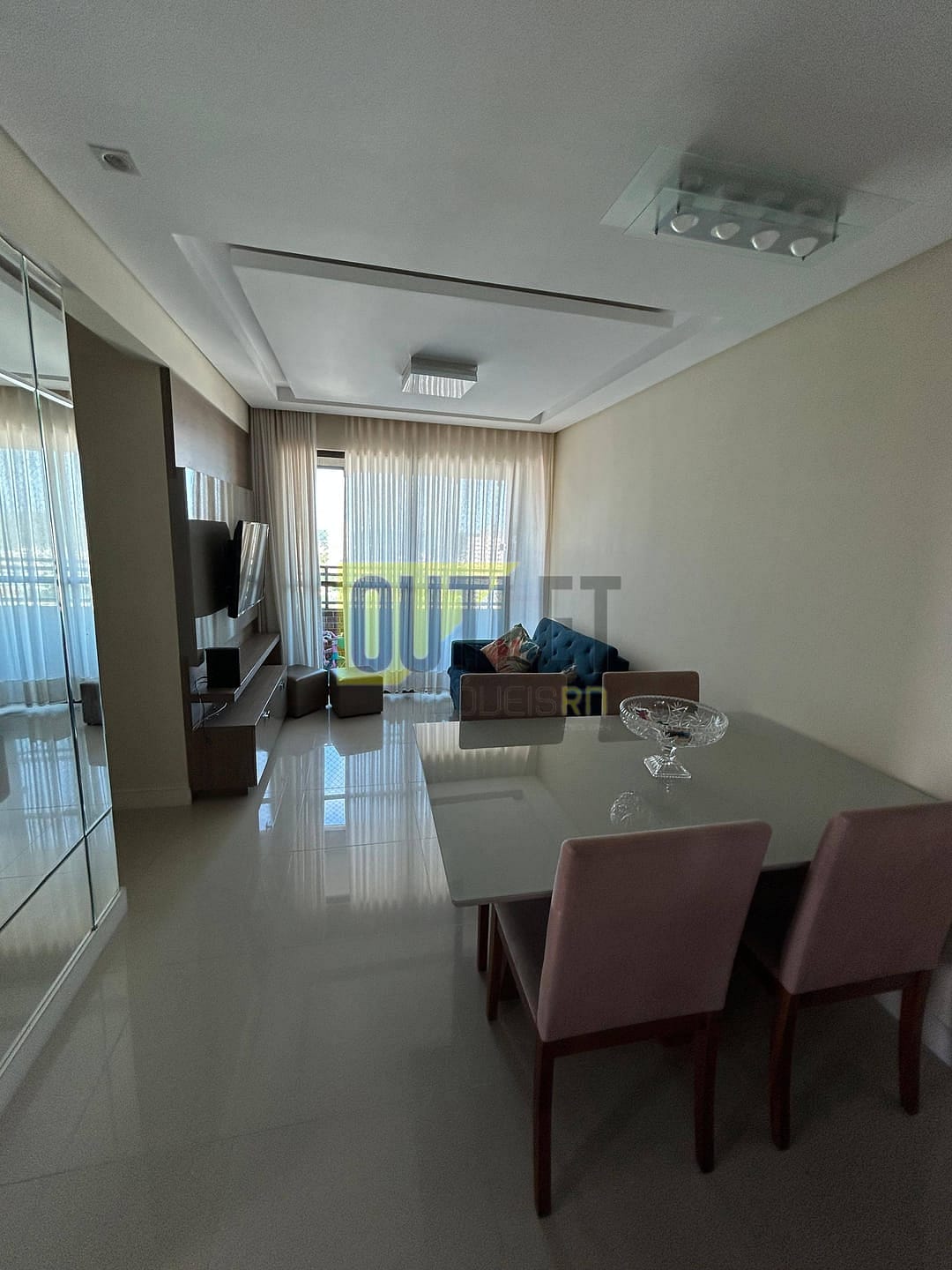 Apartamento à venda com 2 quartos, 67m² - Foto 3