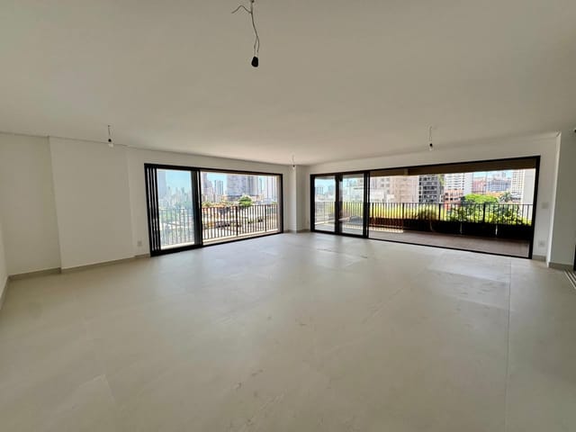 Apartamento com 245m² 4 quartos e 5 banheiros, à venda, no bairro Setor Bueno em Goiânia