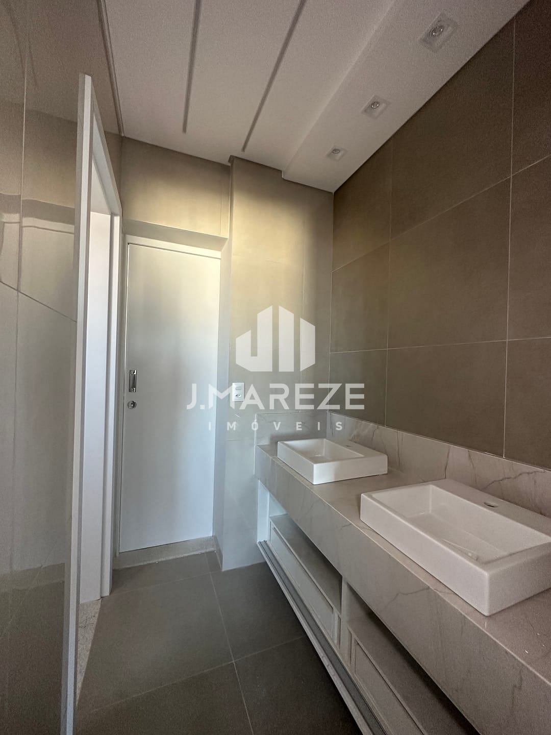 Apartamento à venda com 3 quartos, 134m² - Foto 23