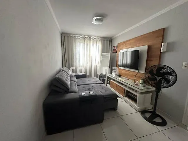 Apartamento 2 quartos e 1 banheiro, à venda, no bairro Cohab II em Carapicuíba