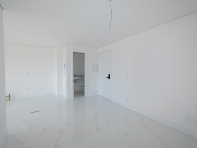 Apartamento com 162m² 3 quartos e 2 banheiros, à venda ou para alugar, no bairro Centro em Pelotas