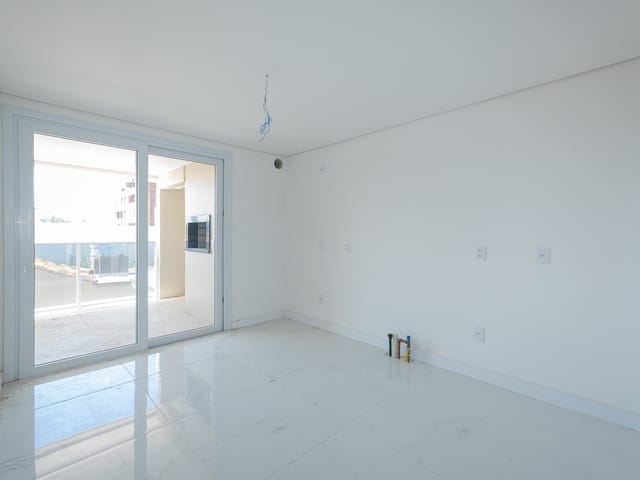 Apartamento com 162m² 3 quartos e 2 banheiros, à venda ou para alugar, no bairro Centro em Pelotas