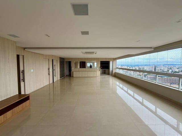 Apartamento com 218m² 3 quartos e 4 banheiros, à venda, no bairro Setor Marista em Goiânia
