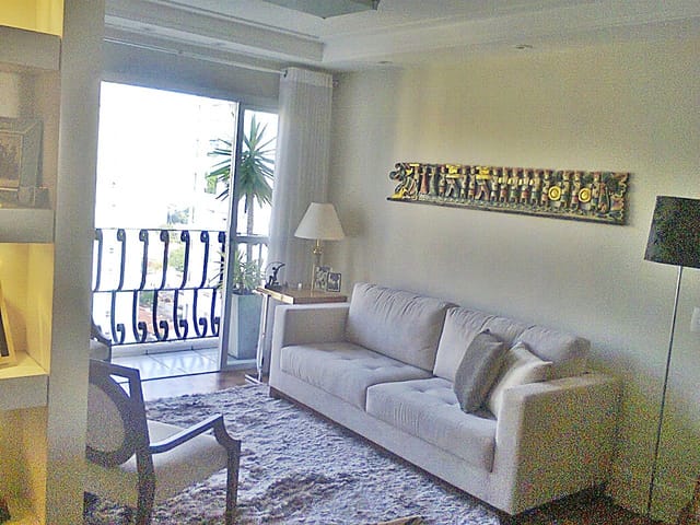 Foto do Apartamento - Apartamento Reformado e Mobiliado à Venda no Brooklin – 90m² | 3 Dorms | 1 Vaga | Paulista Imóveis.
