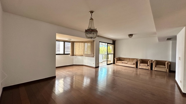 Apartamento 4 quartos e 6 banheiros, à venda, no bairro Centro em Londrina