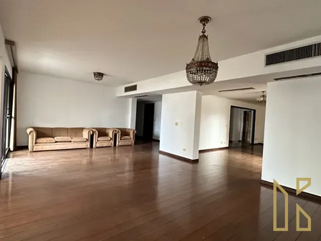 Apartamento 4 quartos e 6 banheiros, à venda, no bairro Centro em Londrina
