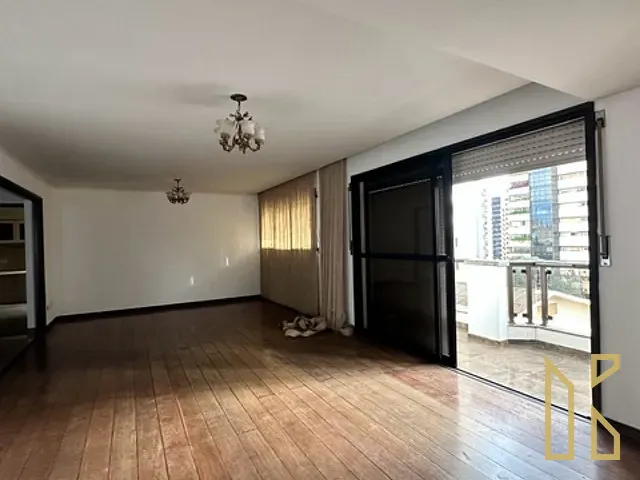 Apartamento 4 quartos e 6 banheiros, à venda, no bairro Centro em Londrina