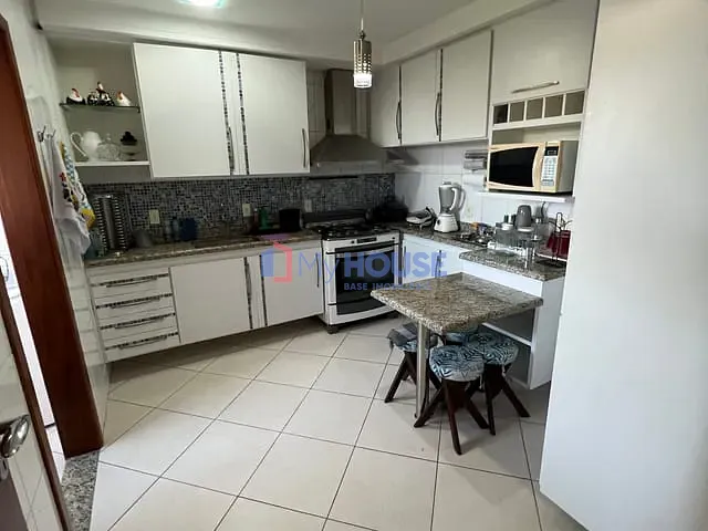Apartamento 3 quartos e 4 banheiros, para alugar, no bairro São Francisco em Ilhéus