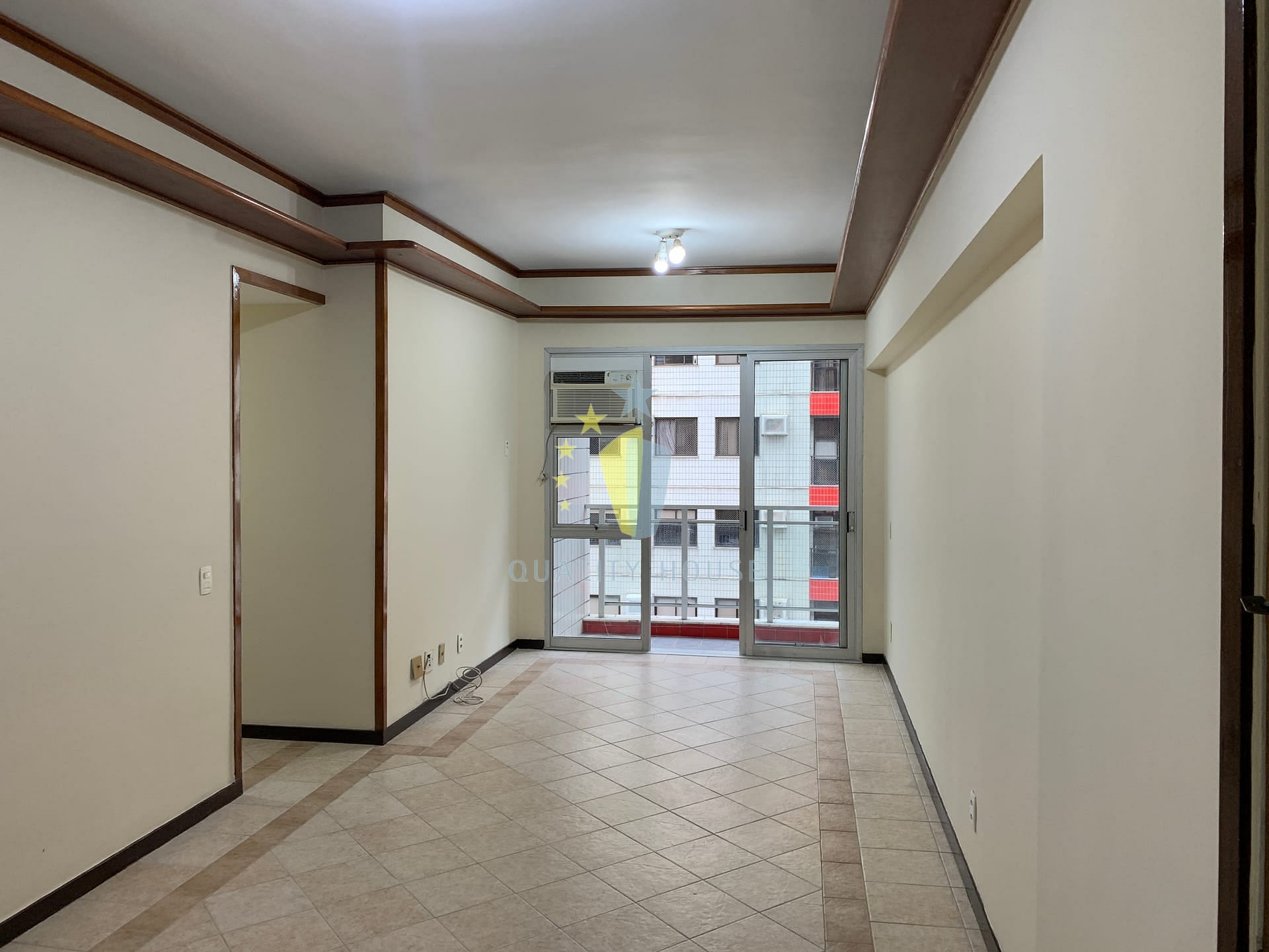 Apartamento para alugar com 3 quartos, 98m² - Foto 1