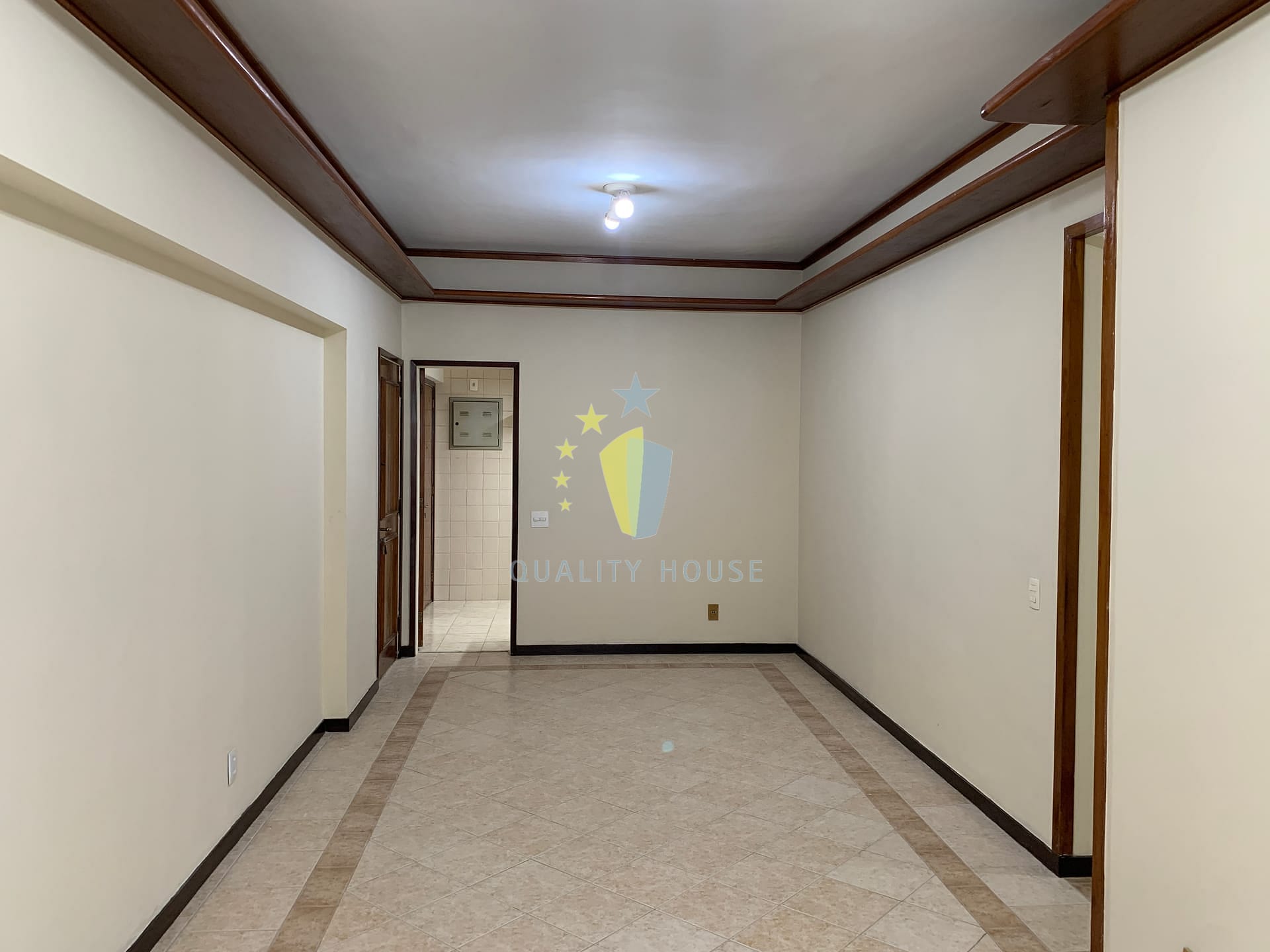 Apartamento para alugar com 3 quartos, 98m² - Foto 2