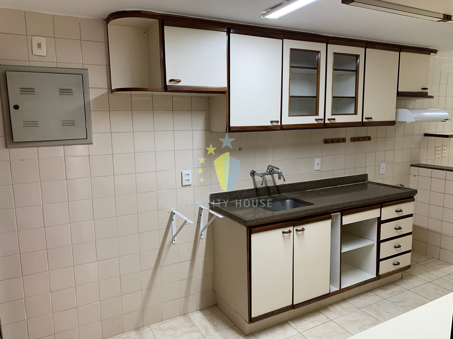 Apartamento para alugar com 3 quartos, 98m² - Foto 27