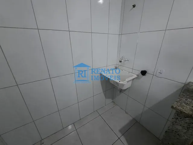Apartamento 1 quarto e 1 banheiro, para alugar, no bairro Centro em Maricá