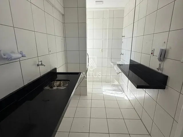 Apartamento 1 quarto e 1 banheiro, à venda, no bairro Imbuí em Salvador