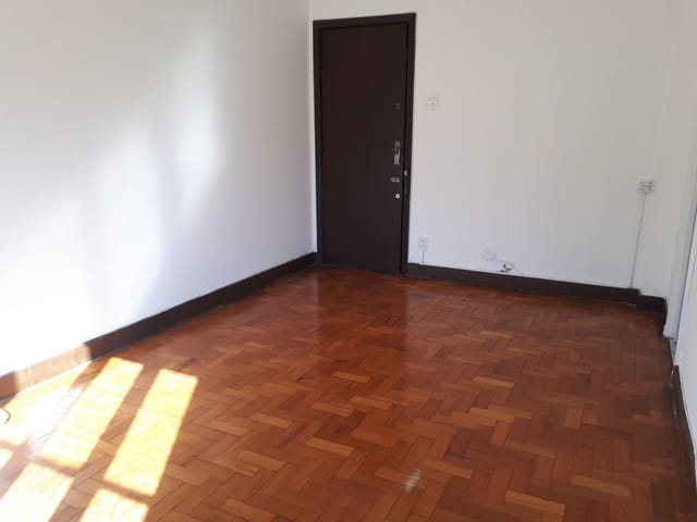 Apartamento 1 quarto e 1 banheiro, à venda, no bairro Catete em Rio de Janeiro