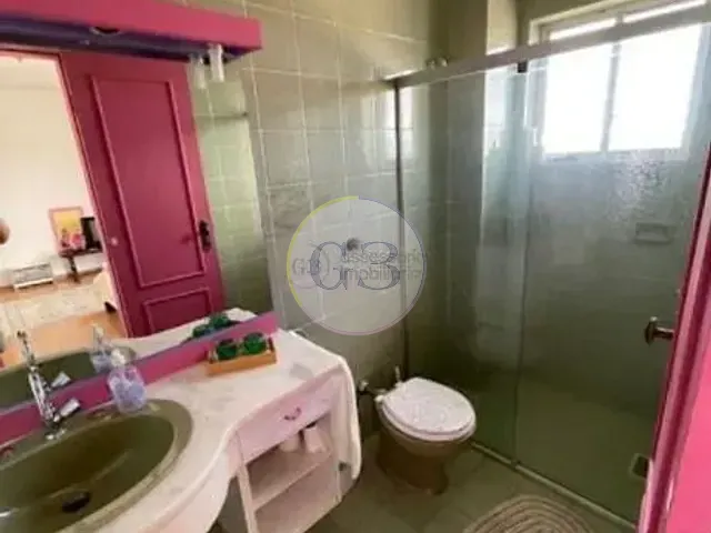 Apartamento 5 quartos e 3 banheiros, à venda, no bairro Centro em Pelotas