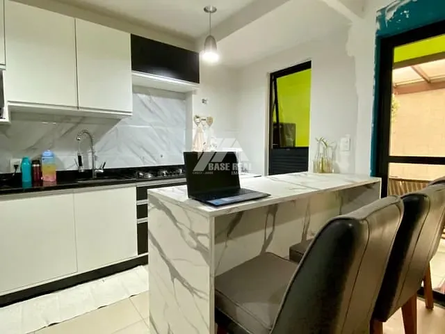 Apartamento com 60m² 1 quarto e 1 banheiro, à venda, no bairro Colonia Dona Luiza em Ponta Grossa