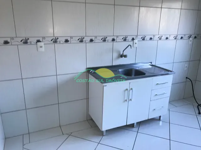 Apartamento com 70m² 3 quartos e 1 banheiro, para alugar, no bairro Morro das Pedras em Florianópolis