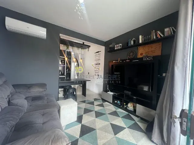 Apartamento 2 quartos e 2 banheiros, à venda, no bairro São Sebastião em Palhoça
