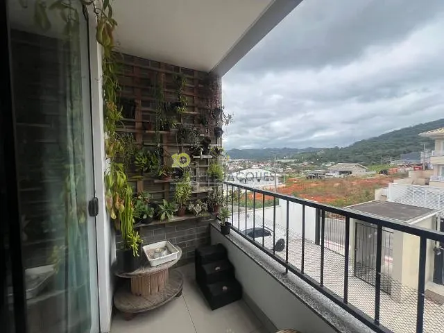 Apartamento 2 quartos e 2 banheiros, à venda, no bairro São Sebastião em Palhoça