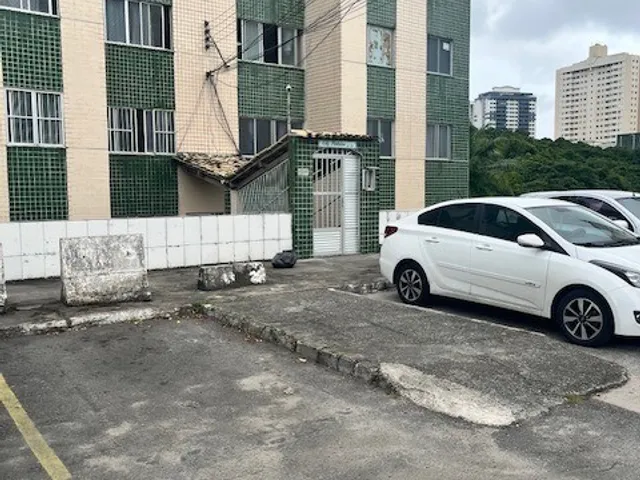 Apartamento 2 quartos e 1 banheiro, à venda, no bairro Resgate em Salvador